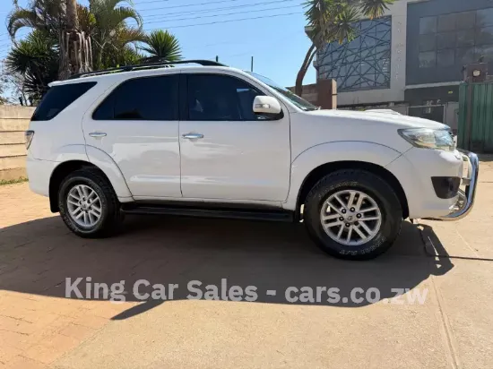 Picture of Toyota Fortuner 2015