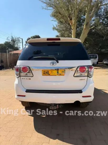 Picture of Toyota Fortuner 2015