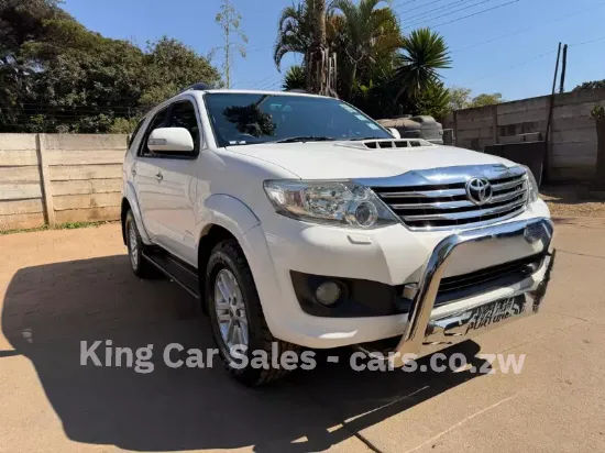 Picture of Toyota Fortuner 2015