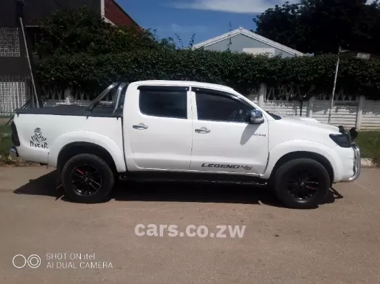 Picture of Toyota Hilux 2012