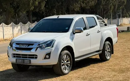 Picture of Isuzu KB300 2017