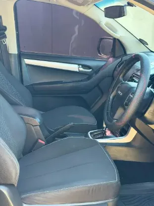 Picture of Isuzu KB300 2017