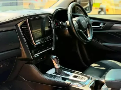 Picture of Isuzu Mu-X 2021