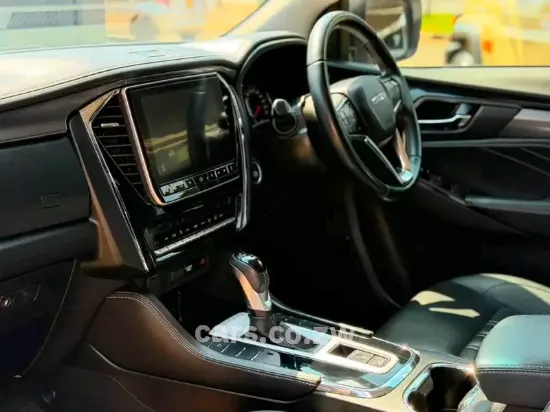 Picture of Isuzu Mu-X 2021