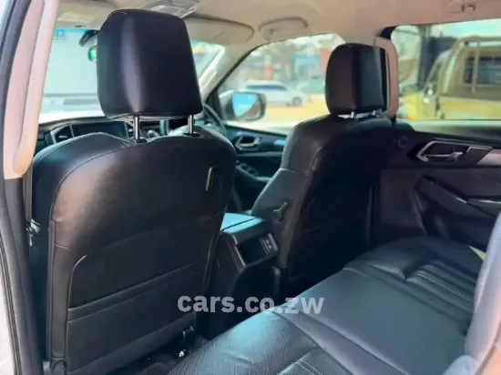 Picture of Isuzu Mu-X 2021