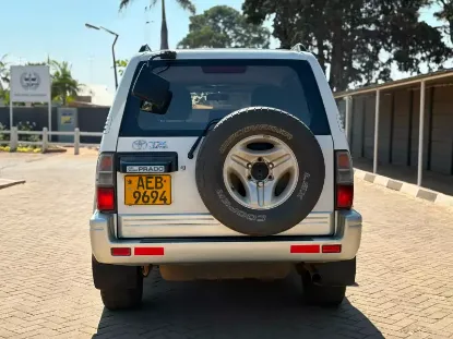 Picture of Toyota Prado 2000