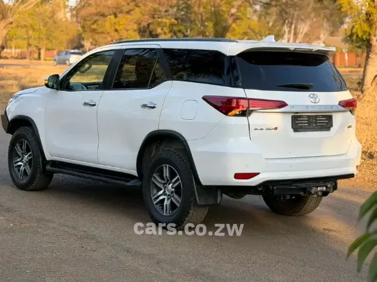 Picture of Toyota Fortuner 2020