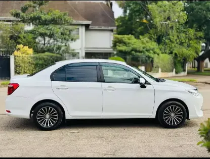 Picture of Toyota Corolla Axio Hybrid