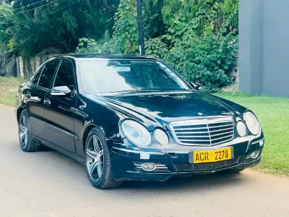 Picture of Mercedes Benz E-Class 2009