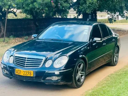 Picture of Mercedes Benz E-Class 2009