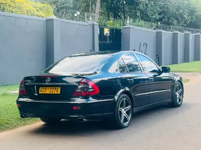 Picture of Mercedes Benz E-Class 2009