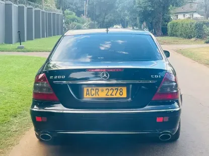 Picture of Mercedes Benz E-Class 2009