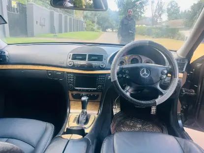 Picture of Mercedes Benz E-Class 2009