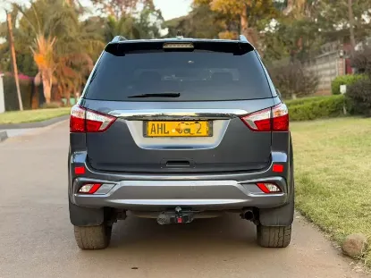 Picture of Isuzu Mu-X 2019