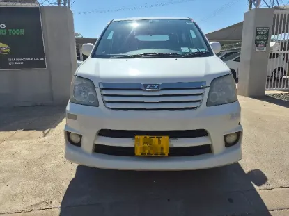 Picture of Toyota Noah 2001