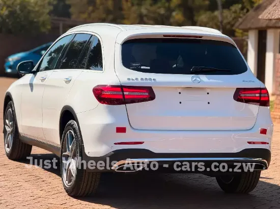 Picture of Mercedes Benz GLC 2017