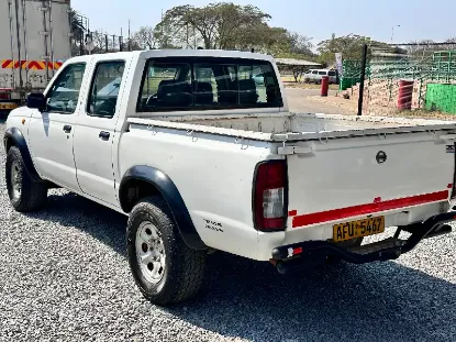 Picture of Nissan Hardbody 202