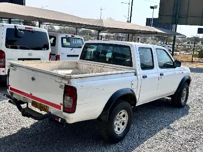 Picture of Nissan Hardbody 202
