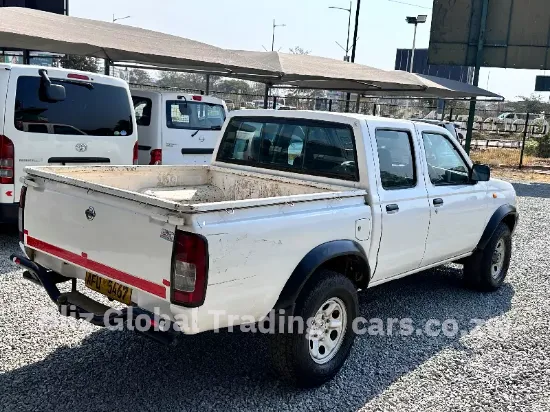 Picture of Nissan Hardbody 202
