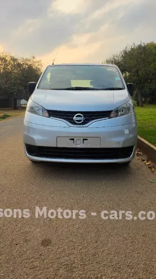 Picture of Nissan NV200 2017