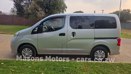 Picture of Nissan NV200 2017