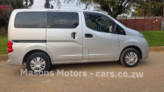 Picture of Nissan NV200 2017
