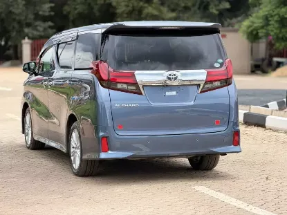 Picture of Toyota Alphard 2020