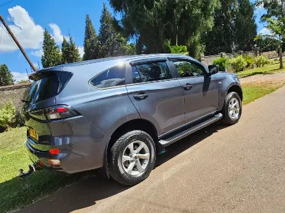 Picture of Isuzu Mu-X 2024