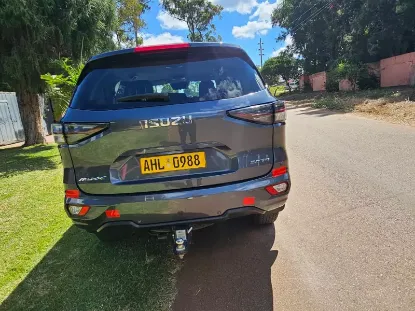 Picture of Isuzu Mu-X 2024