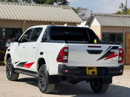 Picture of Toyota Hilux 2024