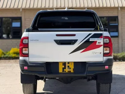 Picture of Toyota Hilux 2024