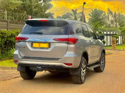 Picture of Toyota Fortuner Gd6