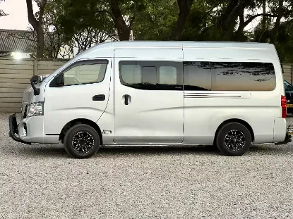 Picture of Commuter Omnibus Luxury 15 Seater
