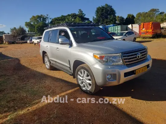Picture of Toyota Land Cruiser 2013