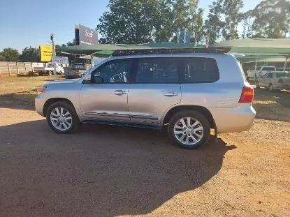 Picture of Toyota Land Cruiser 2013