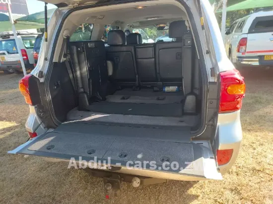 Picture of Toyota Land Cruiser 2013