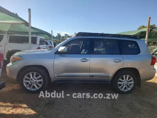 Picture of Toyota Land Cruiser 2013