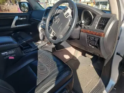 Picture of Toyota Land Cruiser 2013