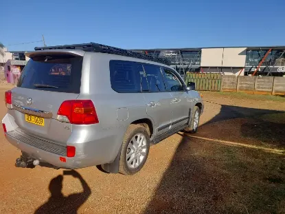 Picture of Toyota Land Cruiser 2013