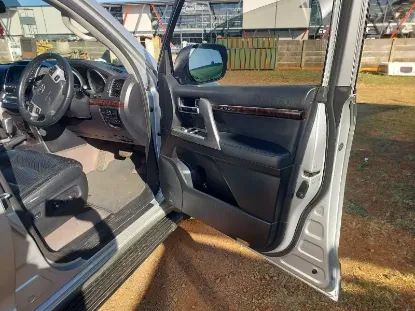 Picture of Toyota Land Cruiser 2013