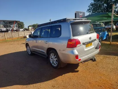 Picture of Toyota Land Cruiser 2013