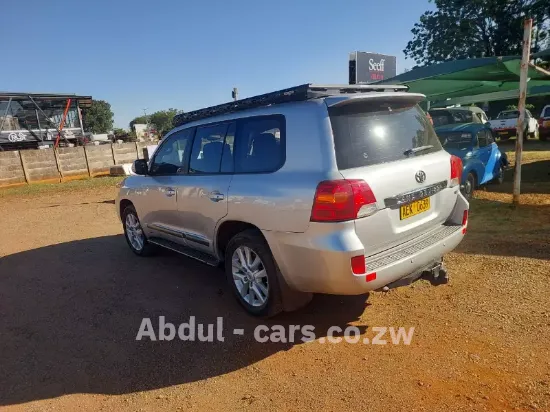Picture of Toyota Land Cruiser 2013