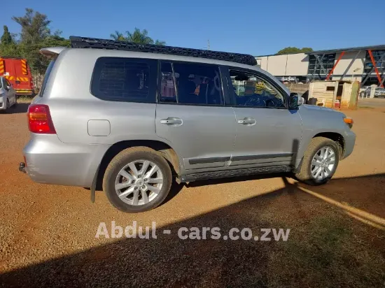 Picture of Toyota Land Cruiser 2013