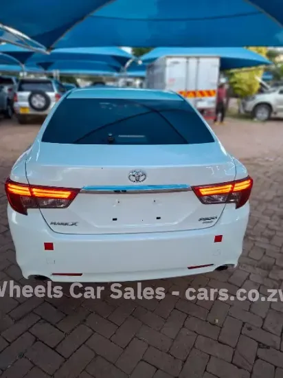 Picture of Toyota Mark x 2017