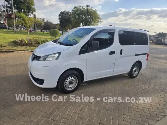 Picture of Nissan NV200 2017