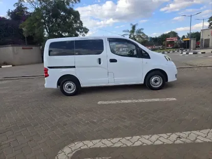 Picture of Nissan NV200 2017