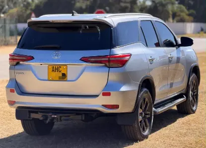 Picture of Toyota Fortuner 2017
