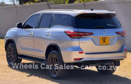 Picture of Toyota Fortuner 2017