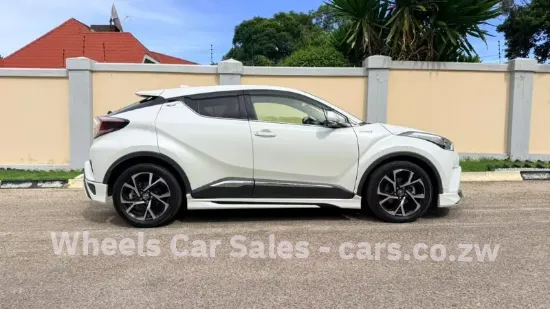 Picture of Toyota C-HR 2017