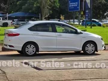 Picture of Honda Grace 2018